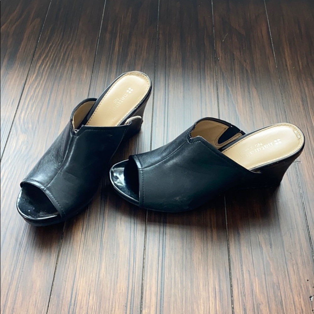 4/$20 🖤 Black open tow wedge heel